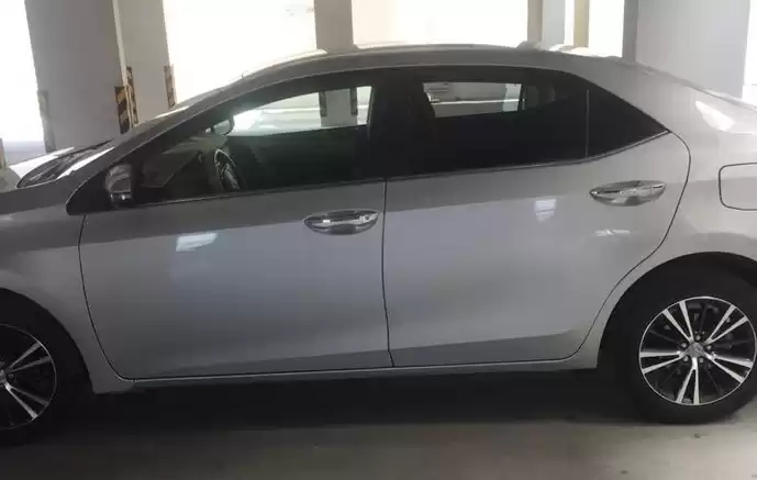 مستعملة Toyota Corolla للبيع في الدوحة #5704 - 1  صورة 